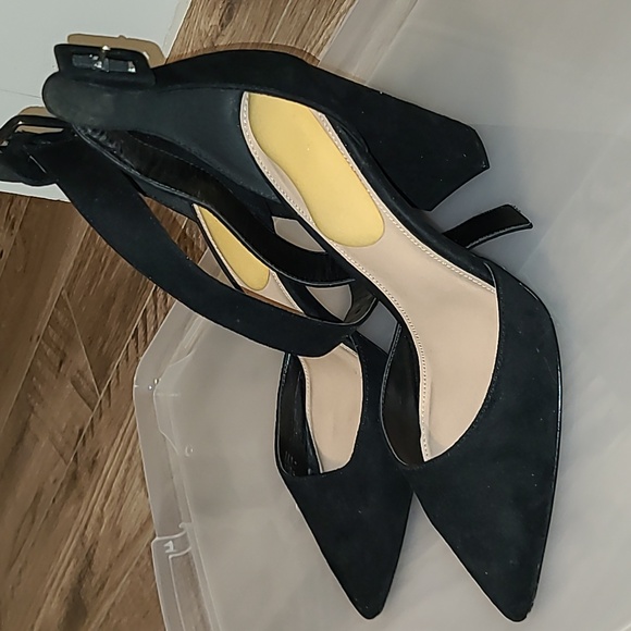 High Heels - Picture 3 of 4